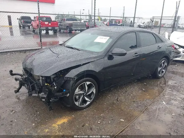 KMHLS4AG1PU576639 2023 HYUNDAI ELANTRA - Image 2