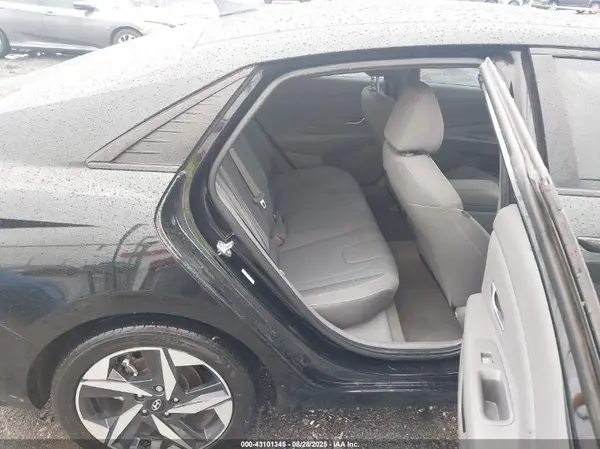 KMHLS4AG1PU576639 2023 HYUNDAI ELANTRA - Image 8