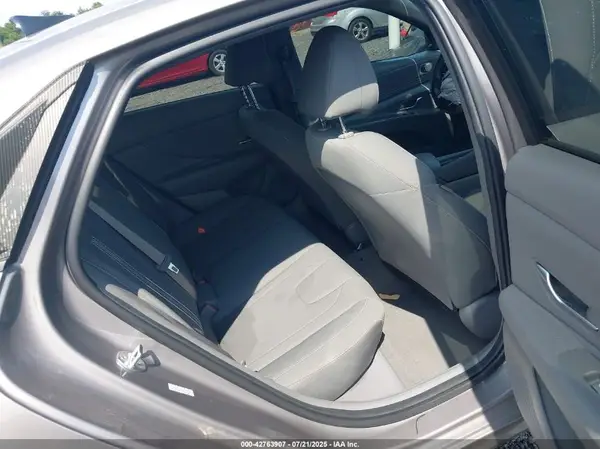 KMHLS4AG2NU319163 2022 HYUNDAI ELANTRA - Image 8