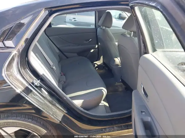 KMHLS4AG2PU423185 2023 HYUNDAI ELANTRA - Image 8