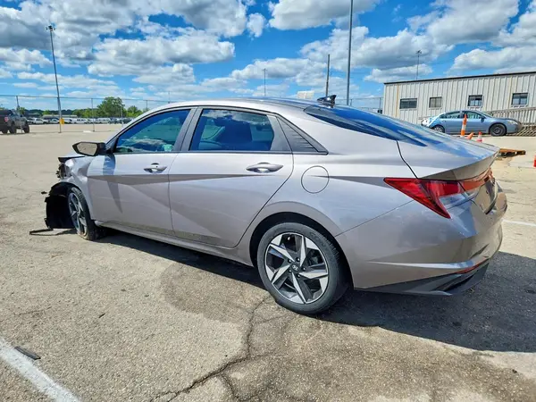 KMHLS4AG2PU501321 2023 HYUNDAI ELANTRA - Image 2