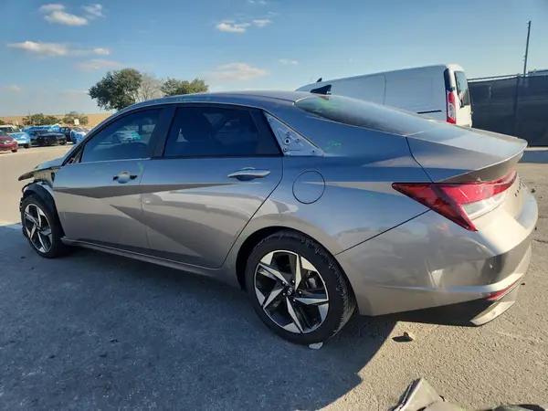 KMHLS4AG2PU562040 2023 HYUNDAI ELANTRA - Image 2