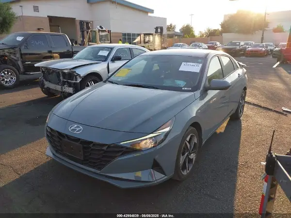 KMHLS4AG3PU447608 2023 HYUNDAI ELANTRA - Image 2