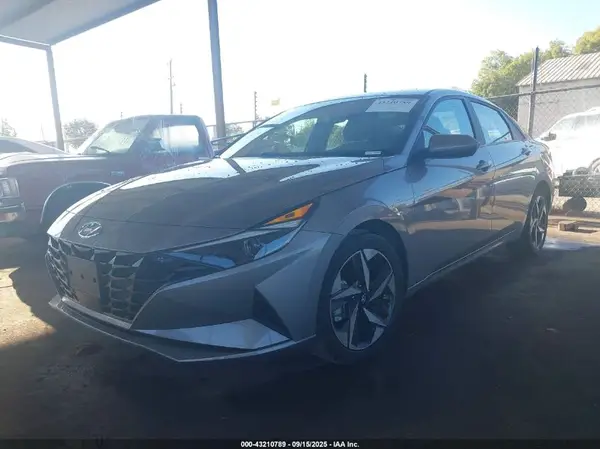 KMHLS4AG3PU522923 2023 HYUNDAI ELANTRA - Image 2