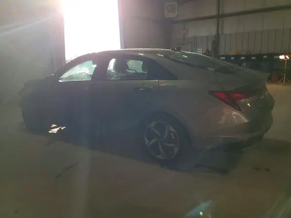 KMHLS4AG3PU555257 2023 HYUNDAI ELANTRA - Image 2