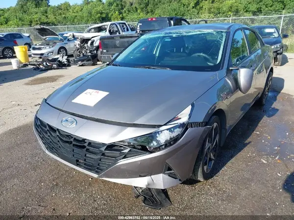 KMHLS4AG3PU562886 2023 HYUNDAI ELANTRA - Image 2