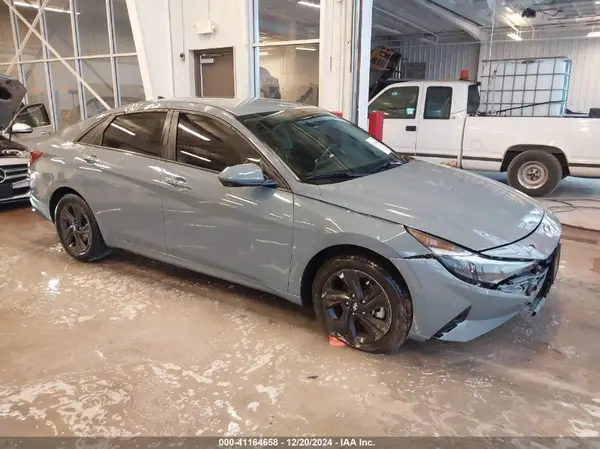 KMHLS4AG4NU216715 2022 HYUNDAI ELANTRA - Image 1
