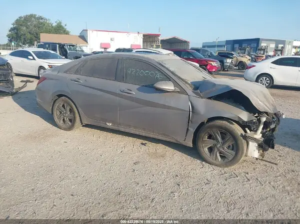 KMHLS4AG4NU321707 2022 HYUNDAI ELANTRA - Image 1