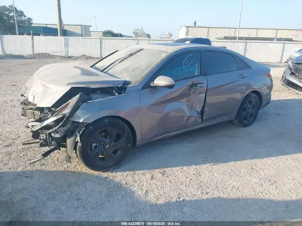 KMHLS4AG4NU321707 2022 HYUNDAI ELANTRA - Image 2