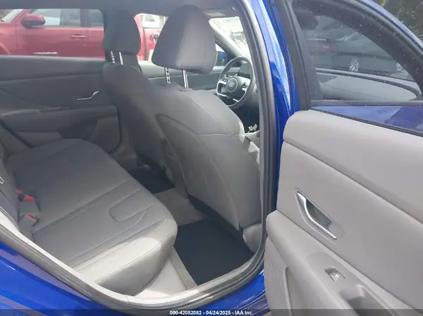 KMHLS4AG4PU427318 2023 HYUNDAI ELANTRA - Image 8