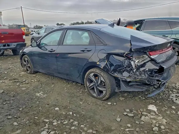 KMHLS4AG4PU472212 2023 HYUNDAI ELANTRA - Image 2