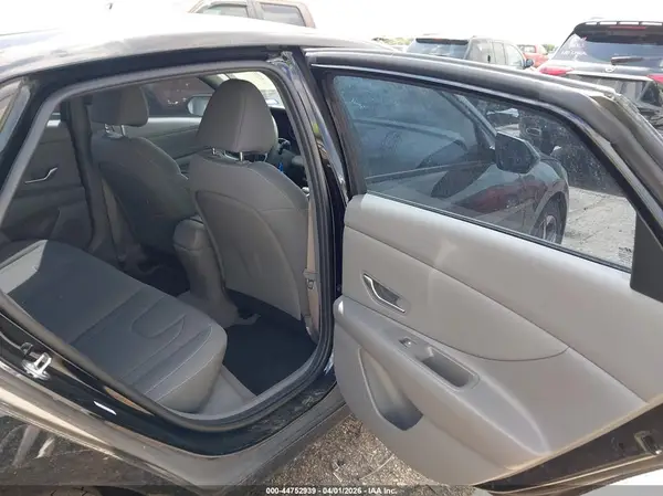 KMHLS4AG4PU517410 2023 HYUNDAI ELANTRA - Image 8