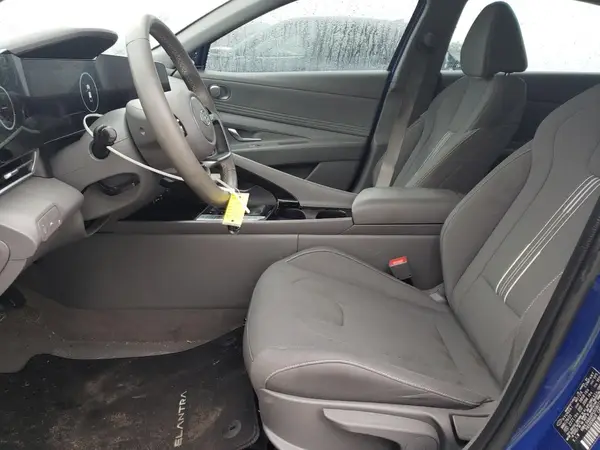2023 HYUNDAI ELANTRA auction photo 7