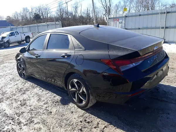 KMHLS4AG4PU570608 2023 HYUNDAI ELANTRA - Image 2