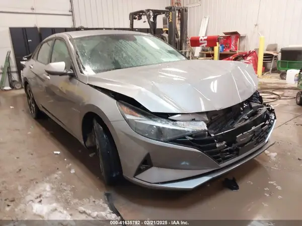 KMHLS4AG4PU588137 2023 HYUNDAI ELANTRA - Image 1