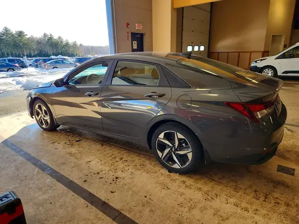 KMHLS4AG4PU616387 2023 HYUNDAI ELANTRA - Image 2