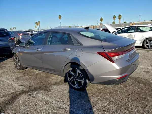 KMHLS4AG5PU420555 2023 HYUNDAI ELANTRA - Image 2