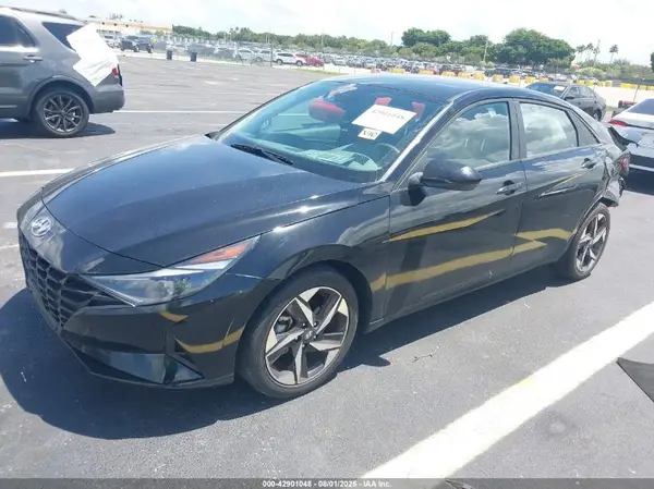 KMHLS4AG5PU503032 2023 HYUNDAI ELANTRA - Image 2