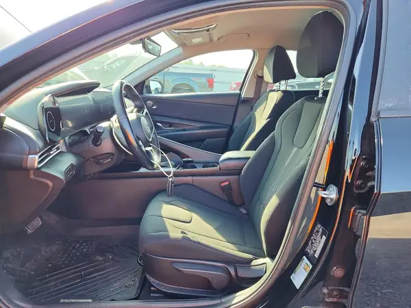 2023 HYUNDAI ELANTRA auction photo 7
