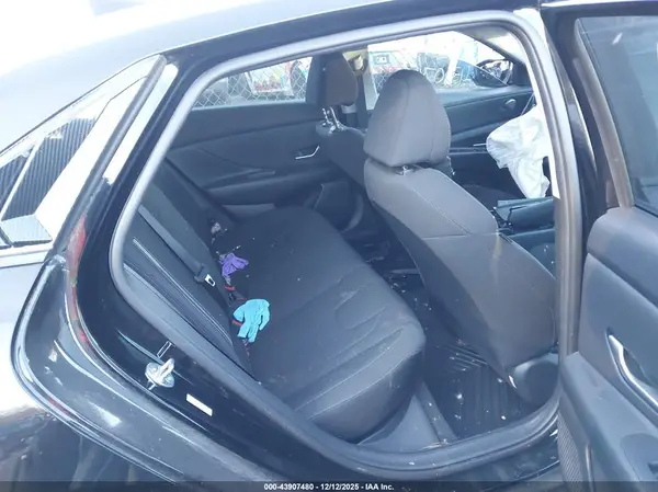 KMHLS4AG5PU562971 2023 HYUNDAI ELANTRA - Image 8