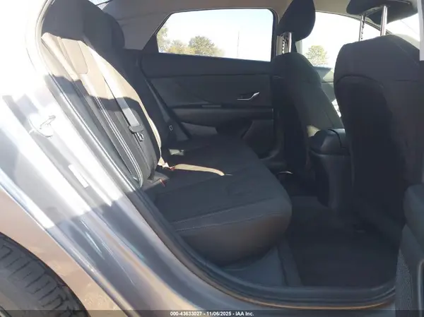KMHLS4AG5PU579284 2023 HYUNDAI ELANTRA - Image 8