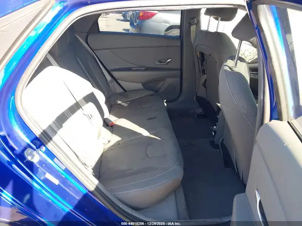 KMHLS4AG6NU252339 2022 HYUNDAI ELANTRA - Image 8