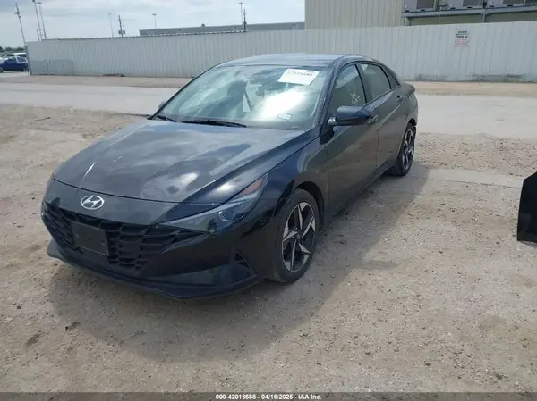 KMHLS4AG6PU403554 2023 HYUNDAI ELANTRA - Image 2