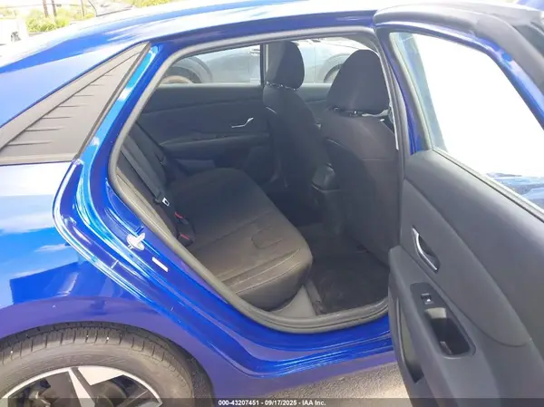 KMHLS4AG6PU411525 2023 HYUNDAI ELANTRA - Image 8