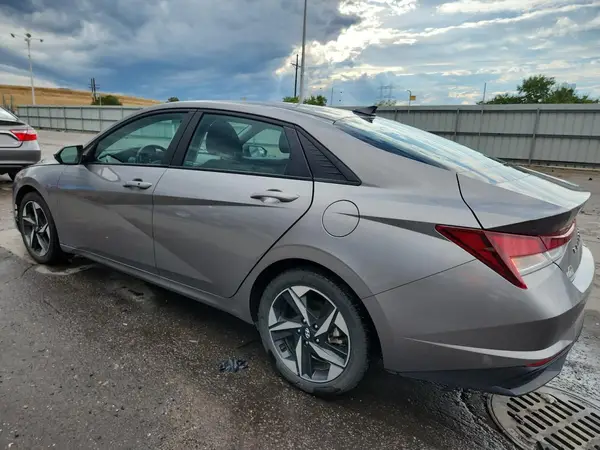 KMHLS4AG6PU427191 2023 HYUNDAI ELANTRA - Image 2