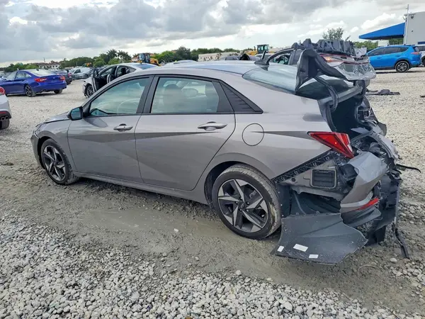 KMHLS4AG6PU552420 2023 HYUNDAI ELANTRA - Image 2