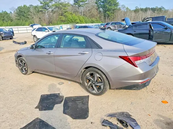 KMHLS4AG6PU568598 2023 HYUNDAI ELANTRA - Image 2
