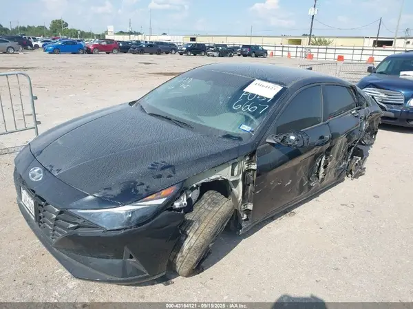 KMHLS4AG6PU576667 2023 HYUNDAI ELANTRA - Image 2