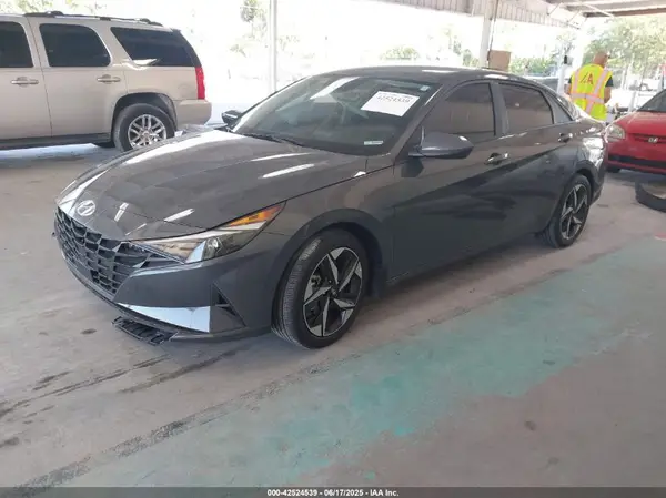 KMHLS4AG6PU589404 2023 HYUNDAI ELANTRA - Image 2
