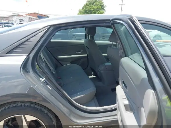 KMHLS4AG6PU610882 2023 HYUNDAI ELANTRA - Image 8