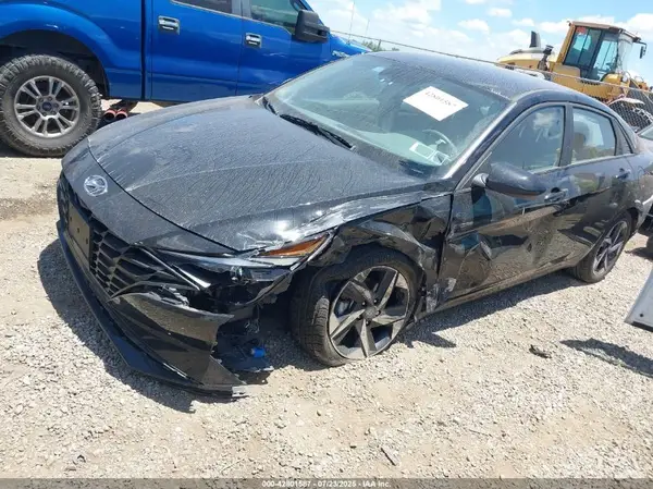 KMHLS4AG6PU613121 2023 HYUNDAI ELANTRA - Image 2