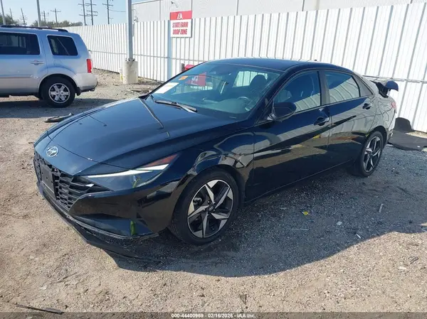 KMHLS4AG6PU618139 2023 HYUNDAI ELANTRA - Image 2
