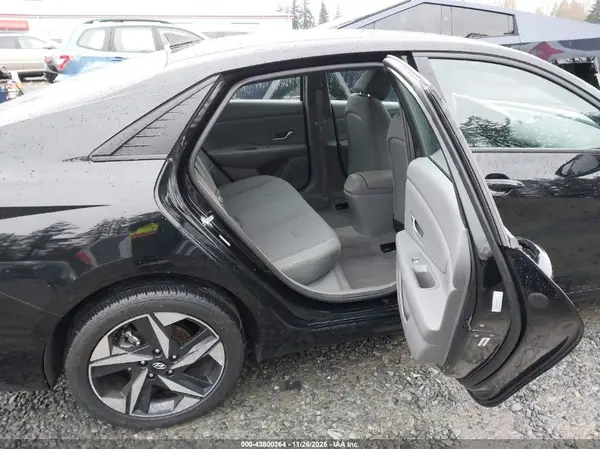 KMHLS4AG6PU621011 2023 HYUNDAI ELANTRA - Image 8