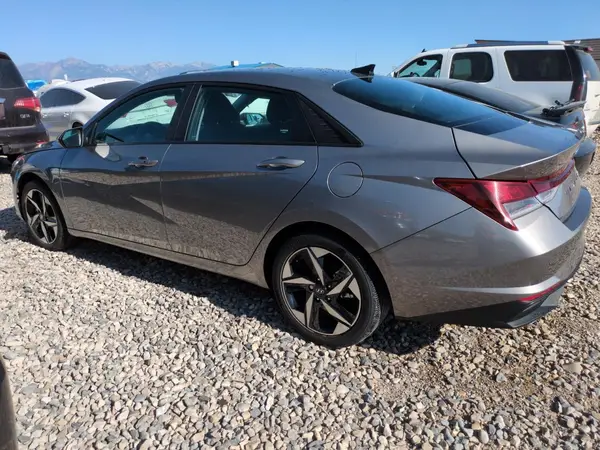 KMHLS4AG6PU633420 2023 HYUNDAI ELANTRA - Image 2