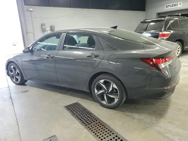 KMHLS4AG6PU633448 2023 HYUNDAI ELANTRA - Image 2