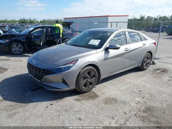 KMHLS4AG7NU339957 2022 HYUNDAI ELANTRA - Image 2