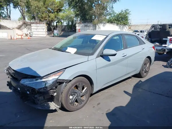 KMHLS4AG7NU370478 2022 HYUNDAI ELANTRA - Image 2