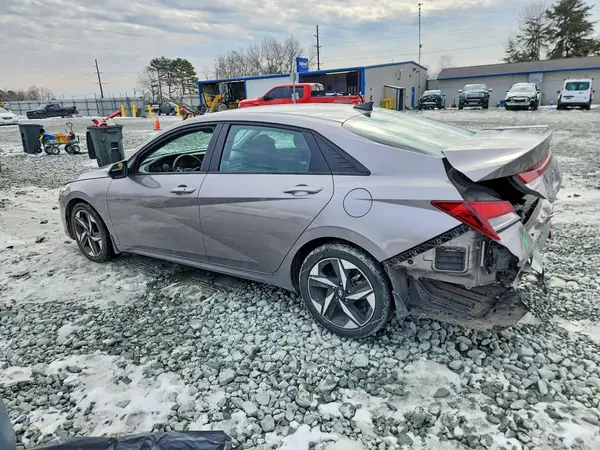 KMHLS4AG7PU527316 2023 HYUNDAI ELANTRA - Image 2