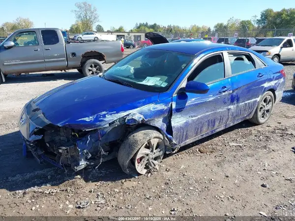 KMHLS4AG8NU218077 2022 HYUNDAI ELANTRA - Image 2