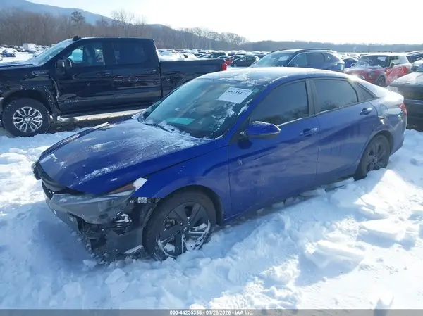 KMHLS4AG8NU288761 2022 HYUNDAI ELANTRA - Image 2