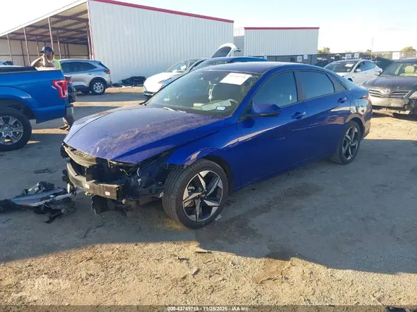 KMHLS4AG8PU523873 2023 HYUNDAI ELANTRA - Image 2