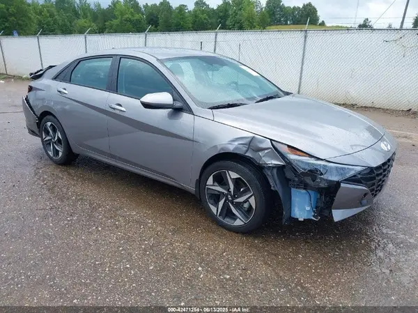 KMHLS4AG8PU555982 2023 HYUNDAI ELANTRA - Image 1