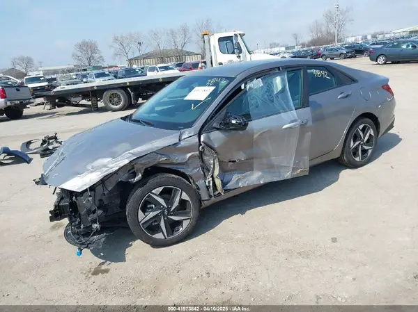 KMHLS4AG8PU598217 2023 HYUNDAI ELANTRA - Image 2