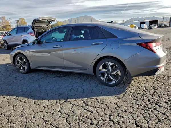 KMHLS4AG9PU388256 2023 HYUNDAI ELANTRA - Image 2