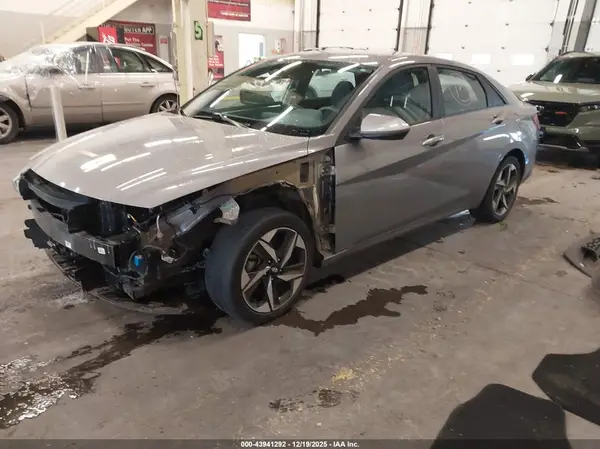 KMHLS4AG9PU405587 2023 HYUNDAI ELANTRA - Image 2