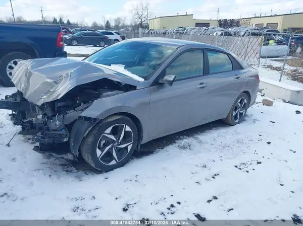 KMHLS4AG9PU406321 2023 HYUNDAI ELANTRA - Image 2